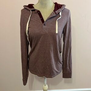 Men’s Henley hooded soft shirt 3/4 buttons pull strings size S 34-36